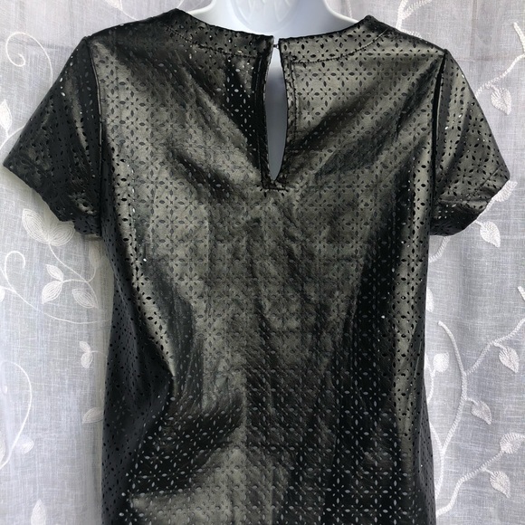 Banana Republic• Faux Leather Eyelet Black - Picture 6 of 7